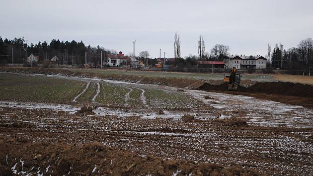 Stavba D3 v úseku Třebonínem - Kaplice-nádraží začala v únoru 2022. Na snímku budoucí dálnice u Markvartic.