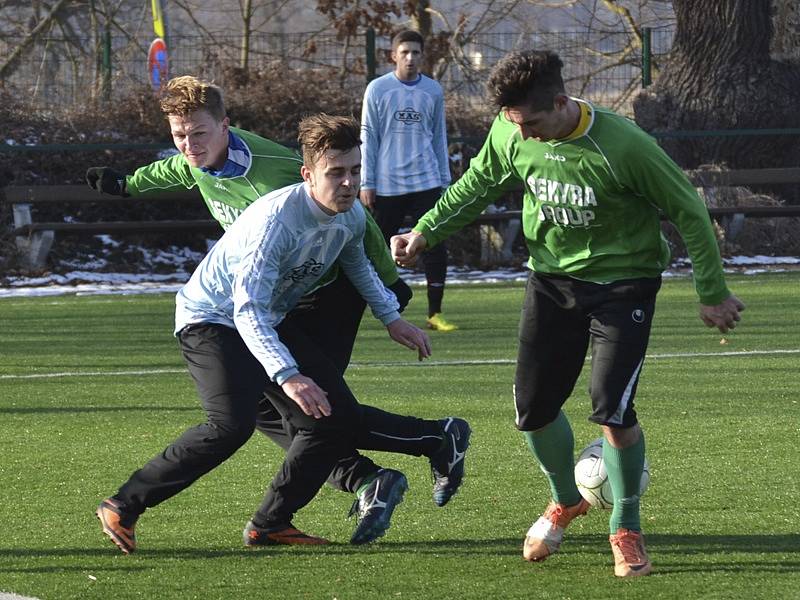 3. kolo Hlubocké zimní ligy: Český Krumlov (v zeleném) - Táborsko B 2:4 (2:1).