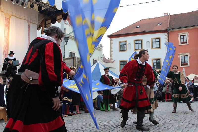 Ochutnávka z pátečního programu Slavností pětilisté růže v českém Krumlově.