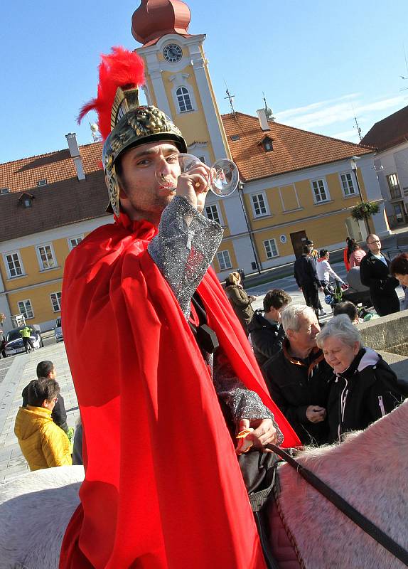 Počasí spíše připomínalo jaro, do Kaplice přesto přijel Martin na bílém koni