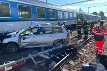 Tragický střet osobního auta s vlakem ve Velešíně.
