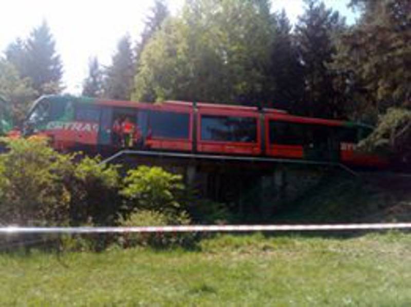 Na Krumlovsku se srazily dva osobní vlaky.