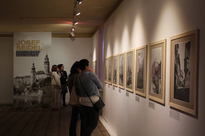 V krumlovském Egon Schiele Art Centru oficiálně zahájili sezónu. Přijeli i autoři hlavních výstav roku 2020, Judith Zillich, Alena Anderlová a Tets Ohnari.