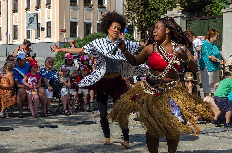 Soubor Ghana Dance Ensemble v Písku