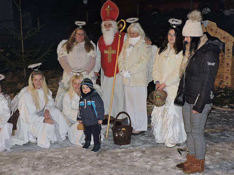 V Rožmberku nad Vltavou měli mikulášskou veselici už o první adventní neděli.