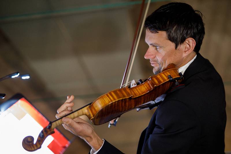 Kvarteto Jihočeské filharmonie zahrálo ve středu odpoledne v podzemních prostorách lipenské elektrárny.