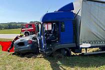 Tragická srážka osobáku s kamionem 24. srpna 2023 v Kaplici si vyžádala tři lidské životy.