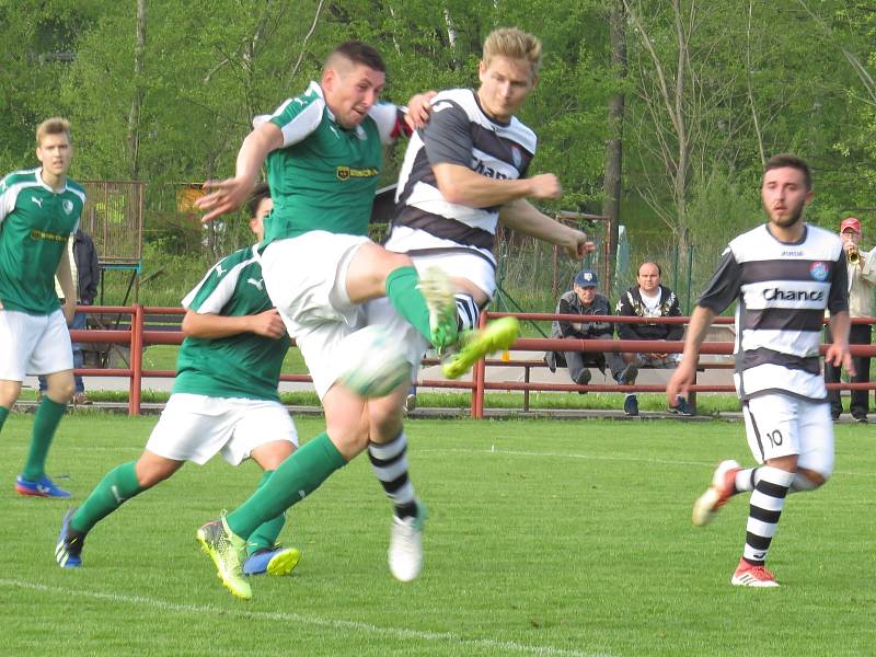 I. B třída (skupina A) – 22. kolo: FK Spartak Kaplice (bíločerné dresy) – TJ Malše Roudné B 8:0 (6:0).