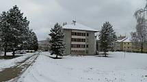 Kdysi vyhlášené plicní sanatorium na Českokrumlovsku nyní už více jak 15 let chátrá.