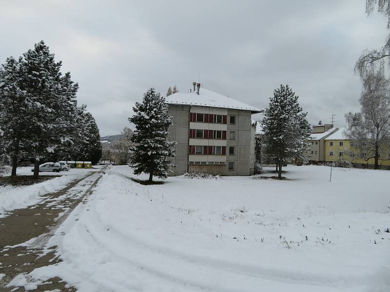 Kdysi vyhlášené plicní sanatorium na Českokrumlovsku nyní už více jak 15 let chátrá.