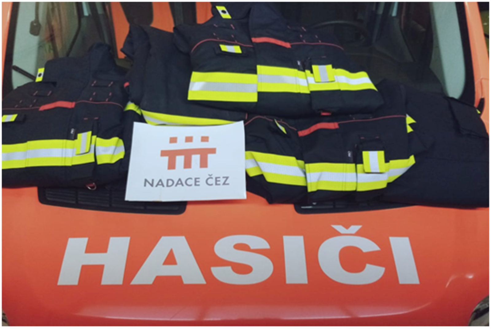 Frymburští hasiči získali obleky, které odolají žáru - Českokrumlovský deník