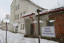 Kdysi vyhlášené plicní sanatorium na Českokrumlovsku nyní už více než 15 let chátrá.