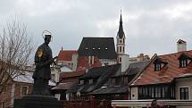 Kostel sv. Víta v Českém Krumlově. Město je na seznamu UNESCO od roku 1992