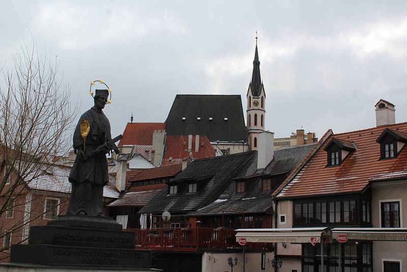 Kostel sv. Víta v Českém Krumlově. Město je na seznamu UNESCO od roku 1992