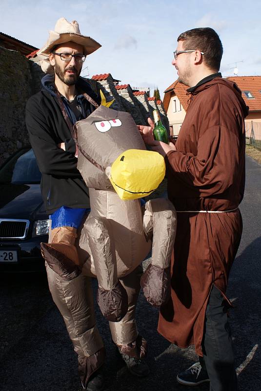 Masopust ve Zlaté Koruně provázelo v sobotu příjemné jarní počasí.