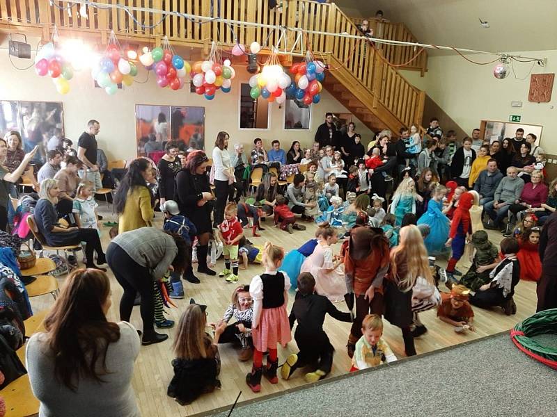 Novoroční karneval pro děti v Horní Plané.