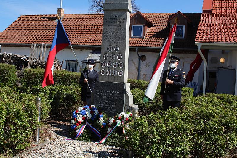 Pietní akt ve Zlaté Koruně připomněl padlé během květnového povstání na konci druhé světové války.