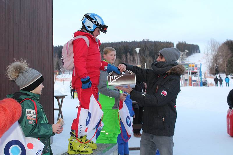 Lyžařské závody pro veřejnost McDonald's Winter Cup s Jakubem Kohákem přilákaly na Lipno desítky závodníků.