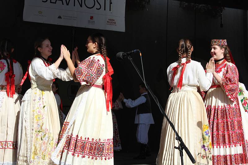 Vystoupení chorvatského souboru Kulturno umjetničko društvo "Ivančice".