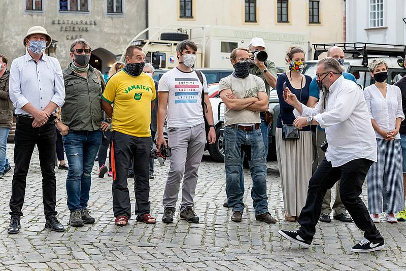 Cestovatelé při jízdě na počest Miloslava Stingla zavítali do Českého Krumlova.