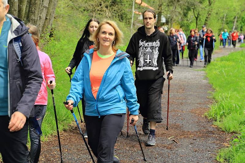 Přátelský pochod Nordic Walking v Benešově nad Černou.