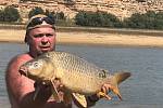 Martin Hladík z Větřní s partou vyrazil rybařit na řeku Ebro do Španělska.