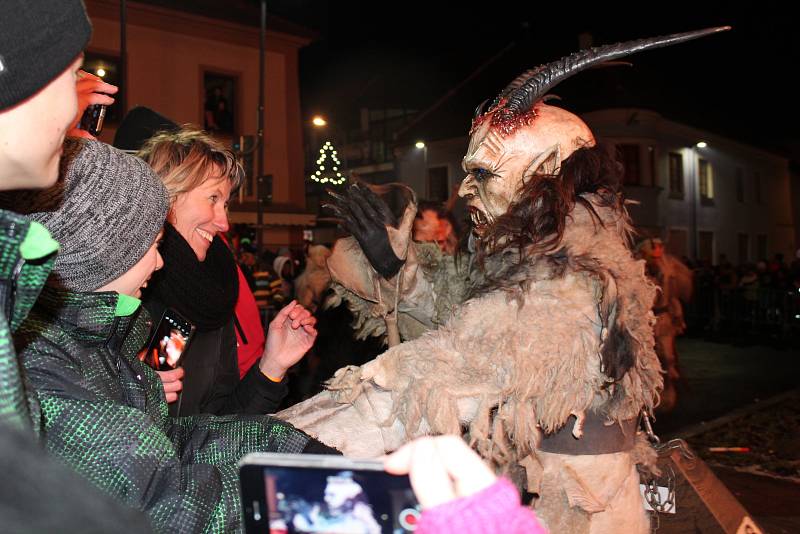 Diváci se během Krampus show Kaplice náramně dobře bavili.