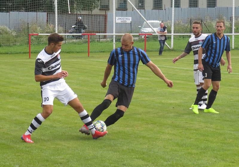 V 7. kole krajské I. A třídy remizovali velešínští fotbalisté s Kaplicí 2:2.