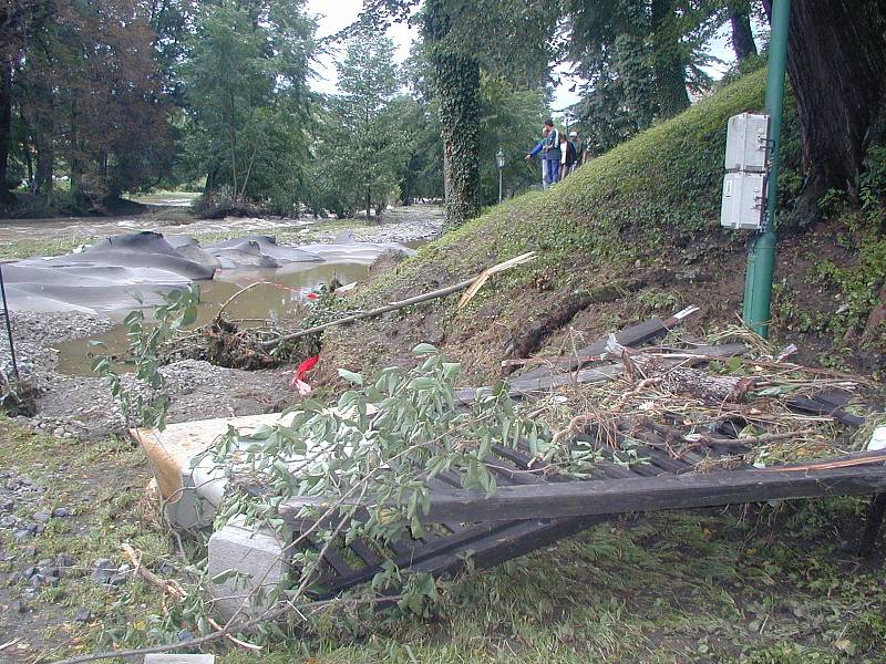 Český Krumlov v srpnových dnech roku 2002, kdy na Český Krumlov přišla potopa