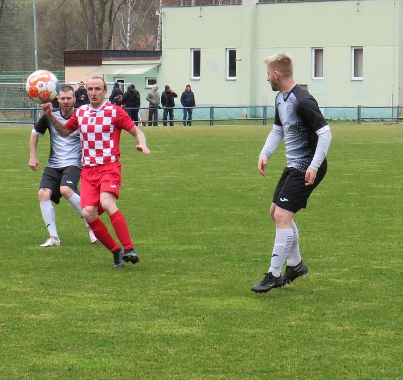 Fotbalová I.B třída: Spartak Kaplice B - Velešín 5:0 (2:0).