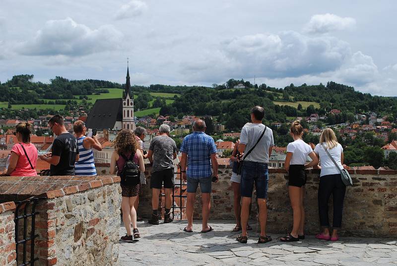 Český Krumlov o prodlouženém červencovém víkendu.