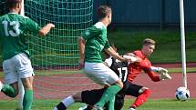 Divize - 5. kolo: FK Slavoj Český Krumlov (zelené dresy) - TJ Malše Roudné 1:3 (1:1).