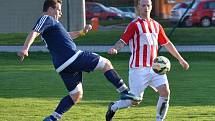 Okresní přebor muži - 6. kolo: FK Dolní Dvořiště (modré dresy) - TJ Smrčina Horní Planá 2:1 (2:1).