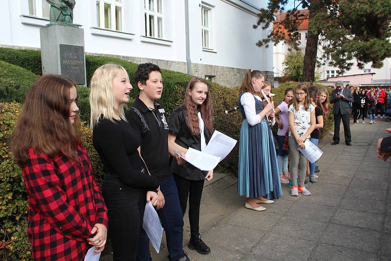 Den otevřených dveří a oslava devadesátin školy na ZŠ T. G. Masaryka v Českém Krumlově.
