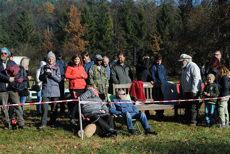 Hubertova jízda v zámeckém parku v Červeném Dvoře.