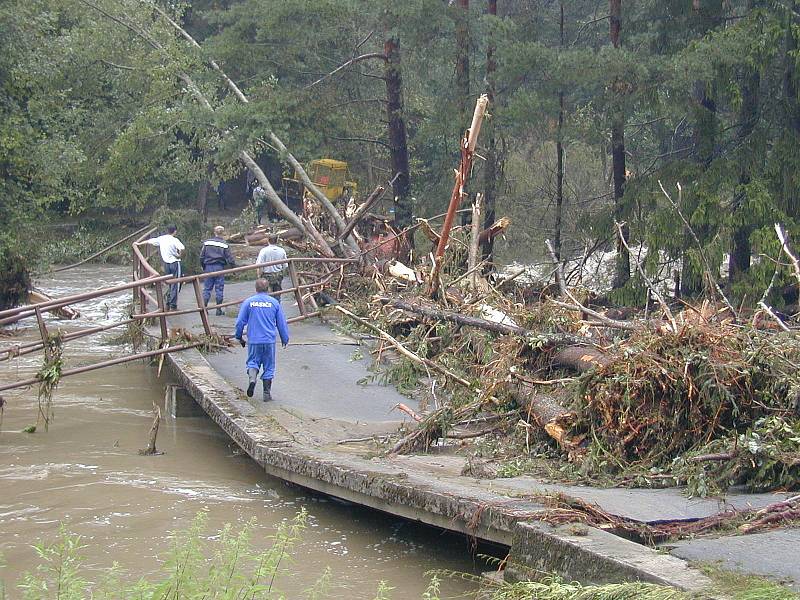 První vlna povodně 2002 v Kaplici.