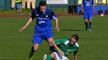 Dohrávka divize A - 23. kolo: FK Slavoj Český Krumlov (zelené dresy) - 1. FC Karlovy Vary 1:1 (1:0), na penalty 5:3.