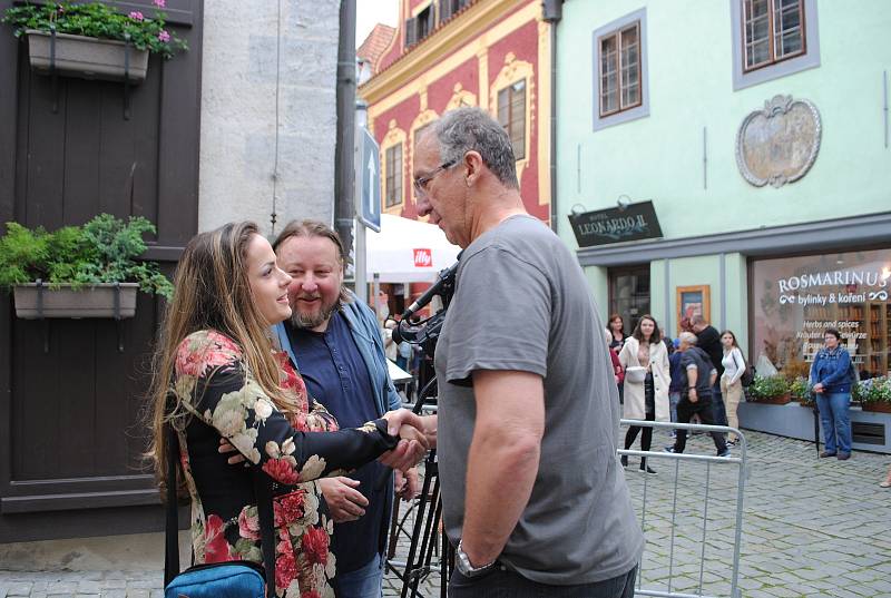 Soukenická žije! Krumlov slaví slunovrat.