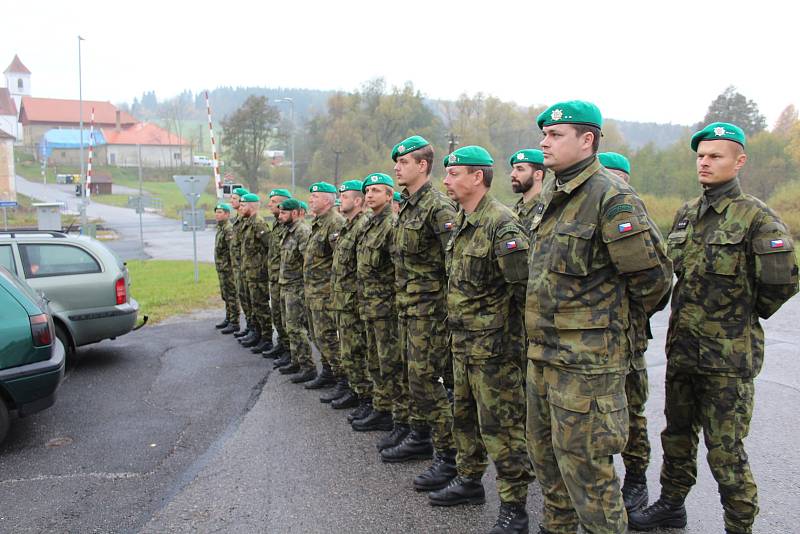 V Polné na Šumavě volilo několik stovek vojáků.