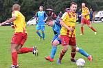 Okresní přebor muži - 2. kolo: Sokol Chvalšiny (žlutočervené dresy) - Sokol Kájov 4:1 (2:1).