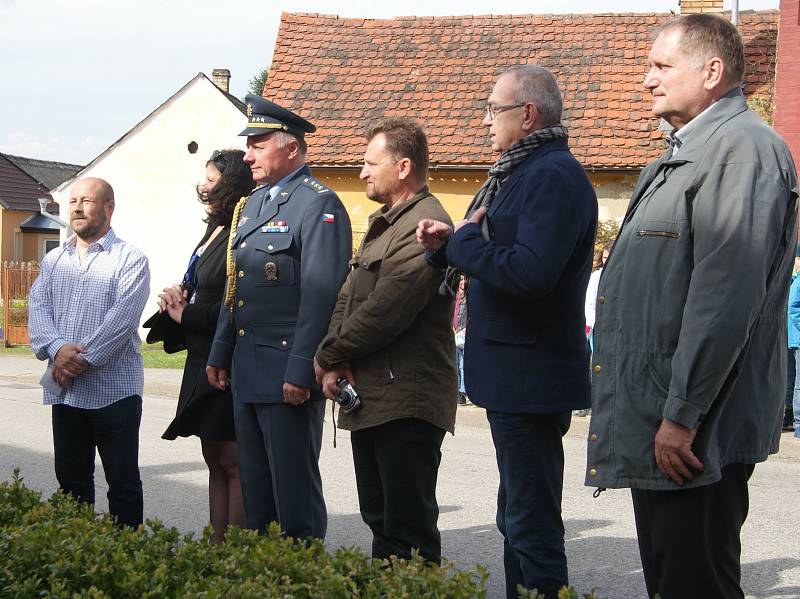 Velešínští uctili památku letce Prokopa Brázdy.