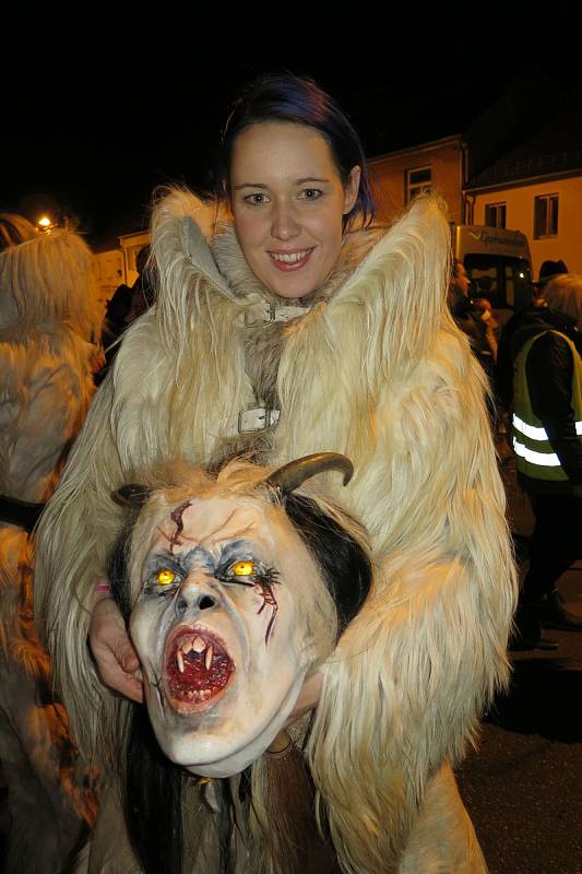 Před startem Krampus show v Kaplici v roce 2016.