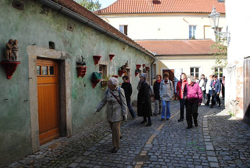 Po stopách krumlovských literátů a výtvarníků v čele s Věrou Pazderkovou