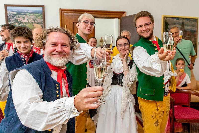 Svatováclavské slavnosti a Mezinárodní folklórní festival roztančily historické jádro Českého Krumlova.