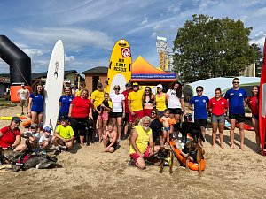 Ukázka záchranářského sportu, výcviku záchranářských psů i desatero bezpečného pobytu u vody, to vše mohli návštěvníci 12. ročníku Lipno sport festivalu.