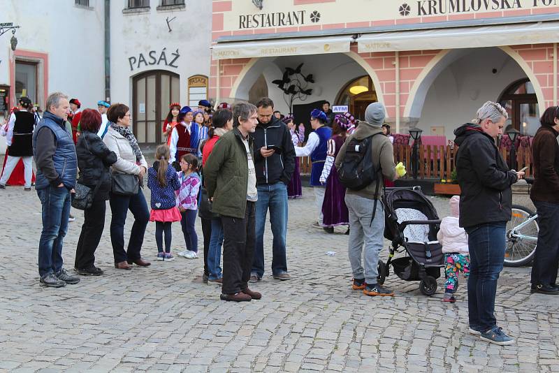 Demonstrace za odstoupení Marie Benešové se v Českém Krumlově účastnilo na osmdesát lidí.