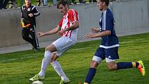 Okresní přebor muži - 6. kolo: FK Dolní Dvořiště (modré dresy) - TJ Smrčina Horní Planá 2:1 (2:1).