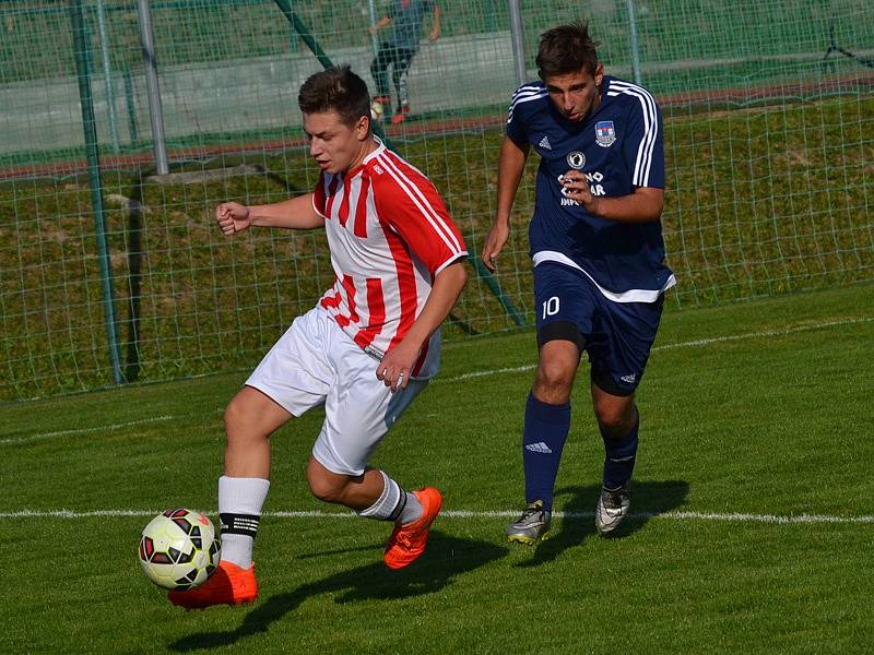 Okresní přebor muži - 6. kolo: FK Dolní Dvořiště (modré dresy) - TJ Smrčina Horní Planá 2:1 (2:1).