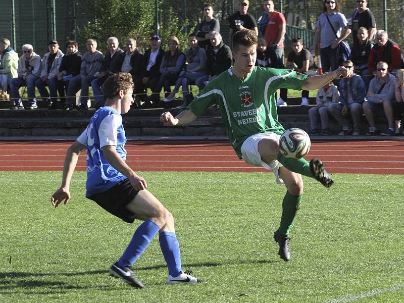 Divize (skupina A) - 11. kolo: Český Krumlov (v zeleném) - Táborsko B 2:2 (1:1), na penalty 4:5.