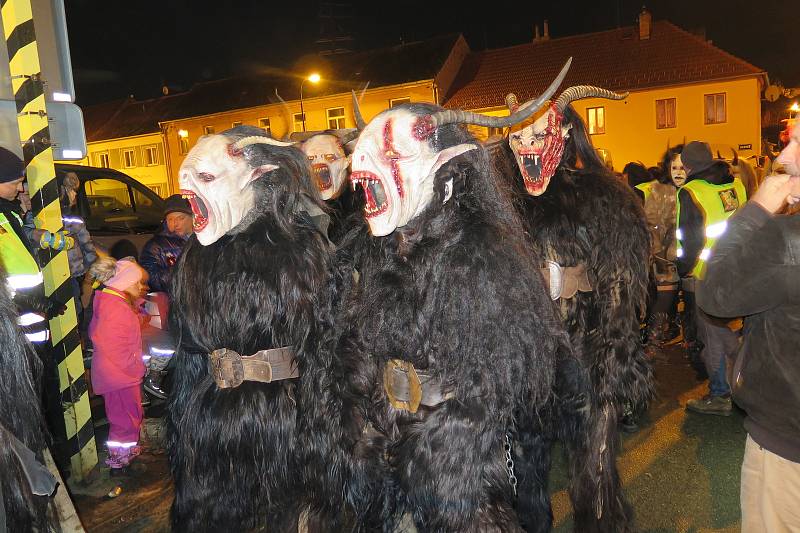 Před startem Krampus show v Kaplici v roce 2016.